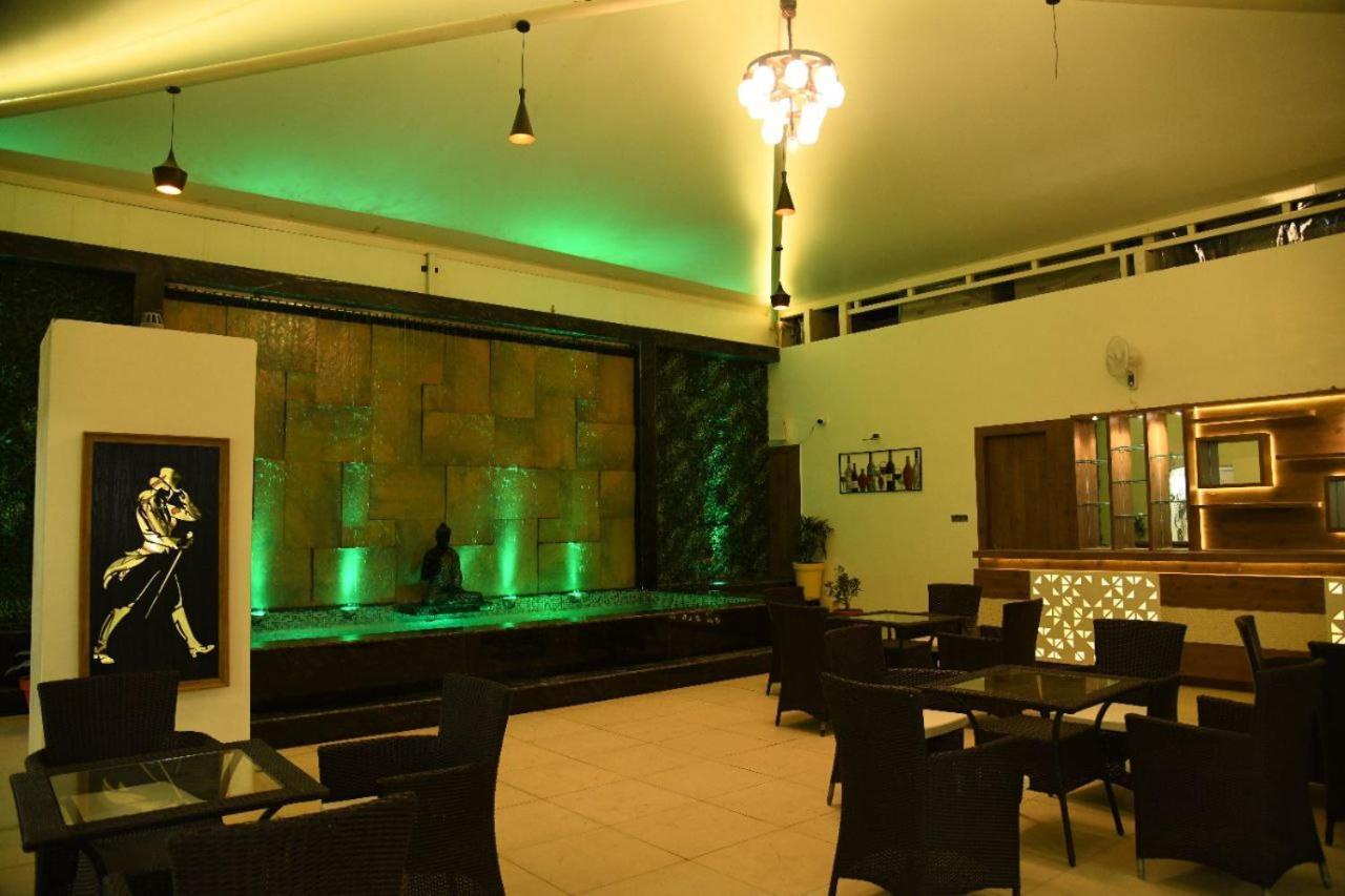 Riverside Meadows Hotell Vidisha Eksteriør bilde